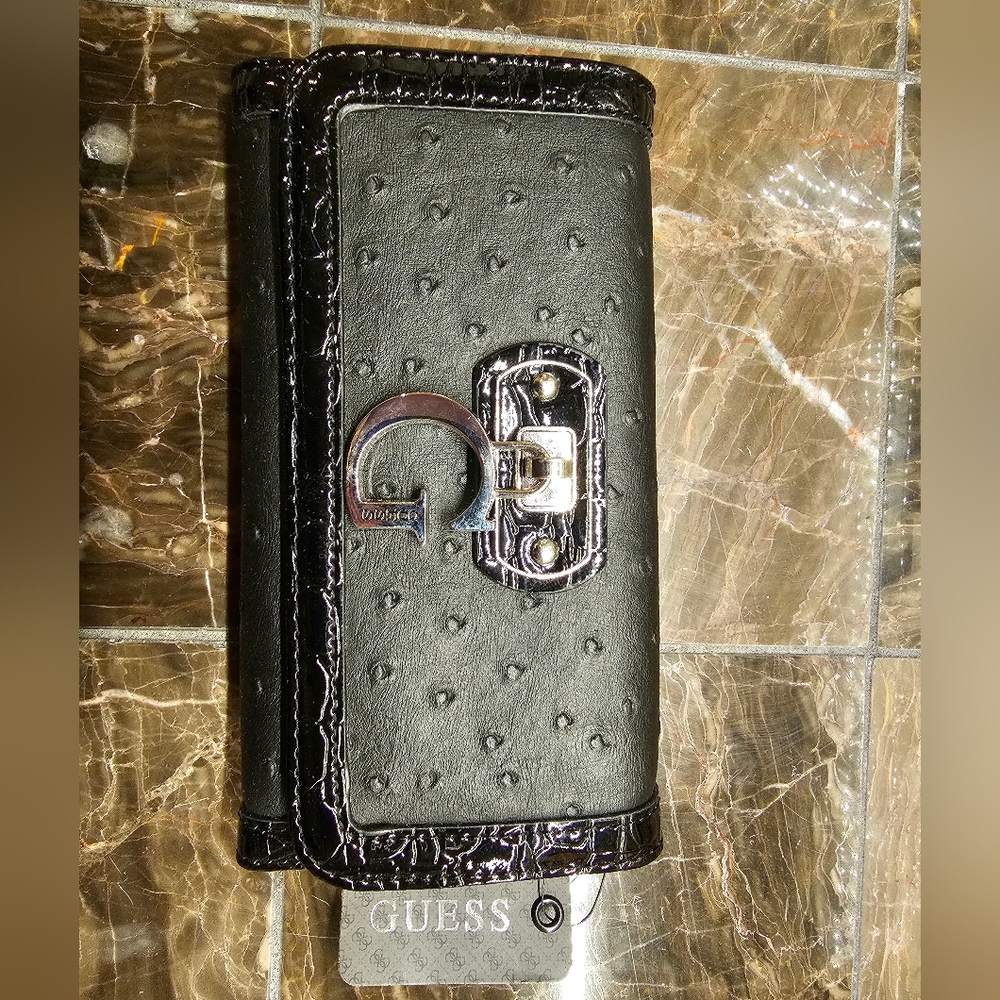 GUESS wallet